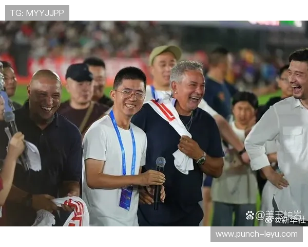 外国足球球星携手三亚拍摄精彩足球宣传片助力城市体育品牌建设