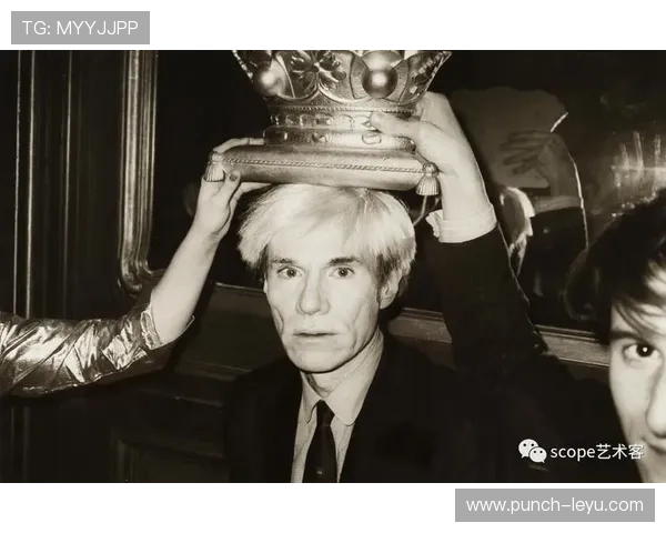 连尼加：从英格兰足球传奇到赛场外的多重身份与人生转型